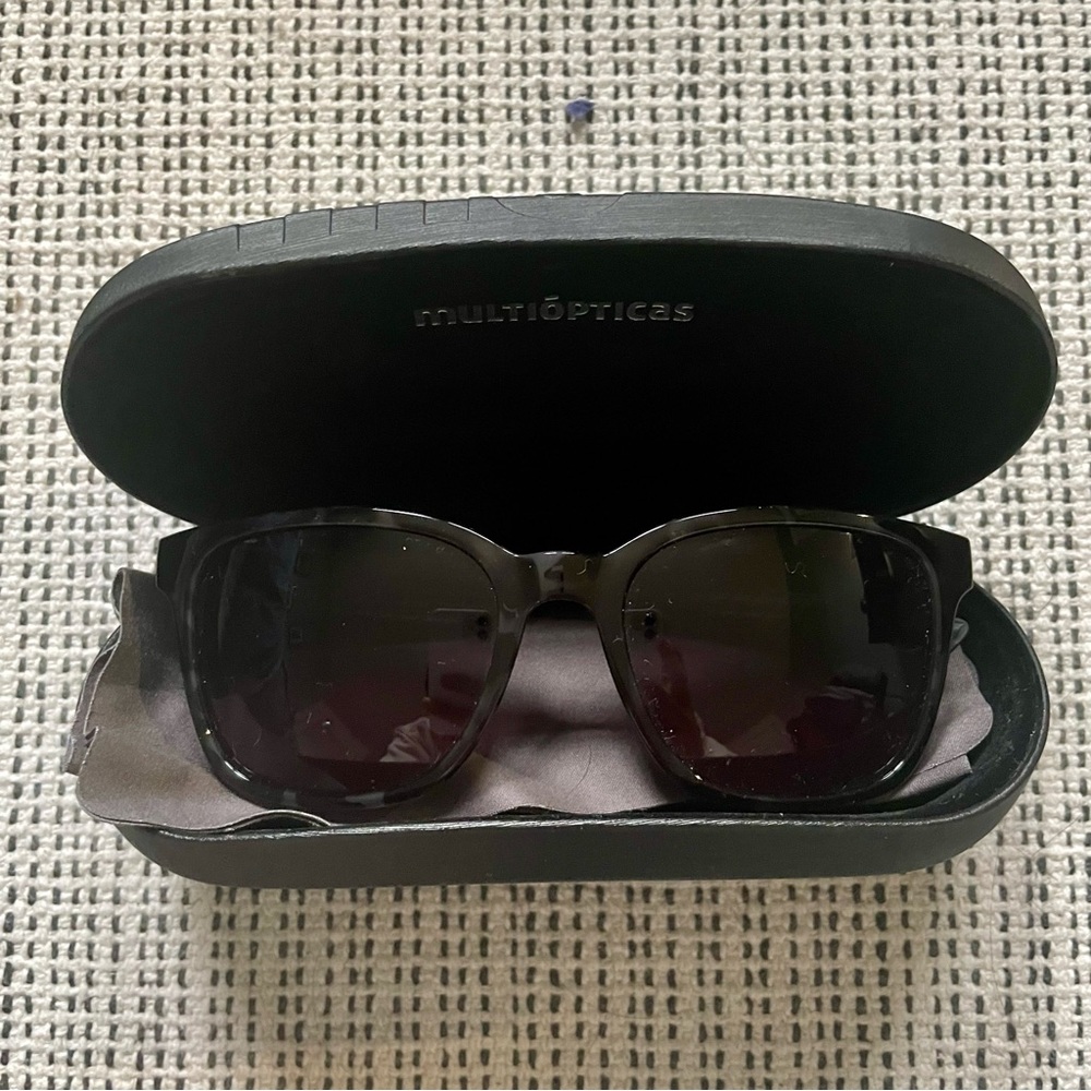 mó Eyewear Sunglasses Unisex Oversized Black Spanish Brand Designed in Barcelona